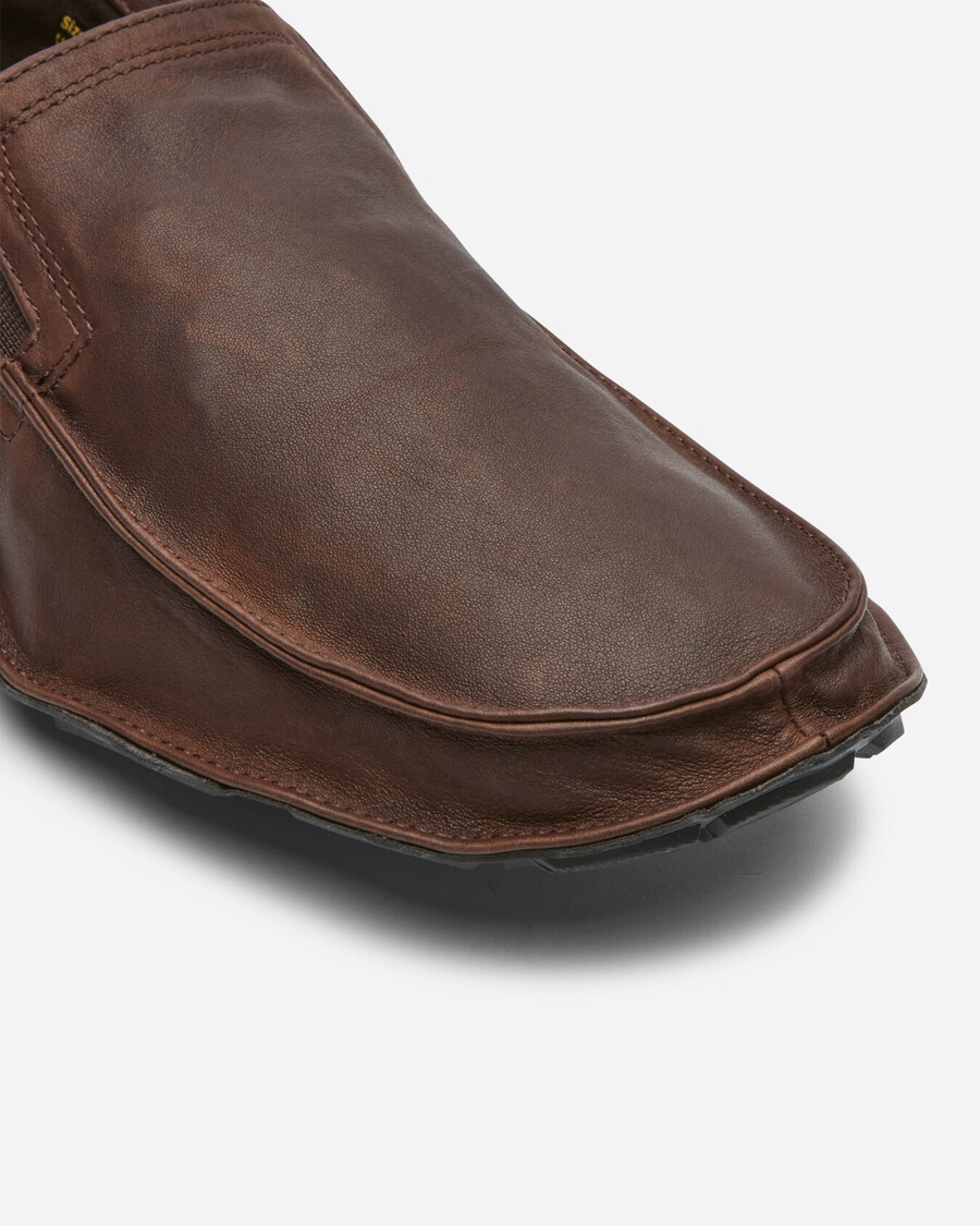 um quarto de couro masculino marrompreto